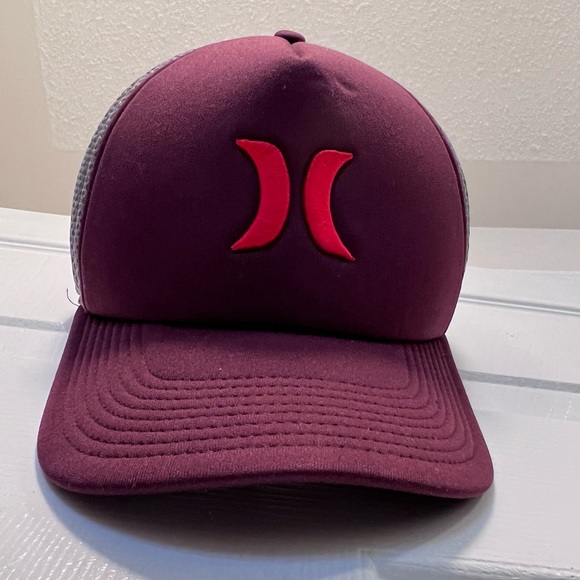 Hurley Trucker Hat - Picture 1 of 5